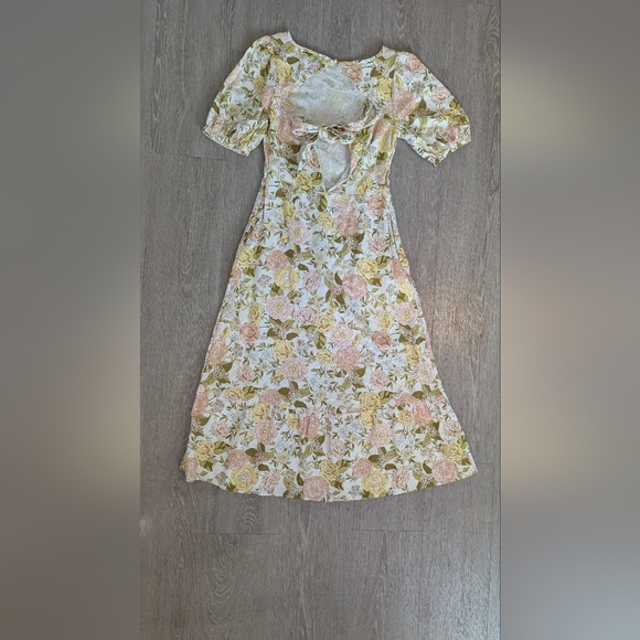 Who What Wear Floral Print Open Back Shirt Sleeve Midi Dress Size Small EUC! - Picture 2 of 9